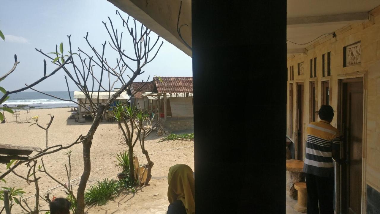 โรงแรมกัมปุง ดรีนี Brono ภายนอก รูปภาพ